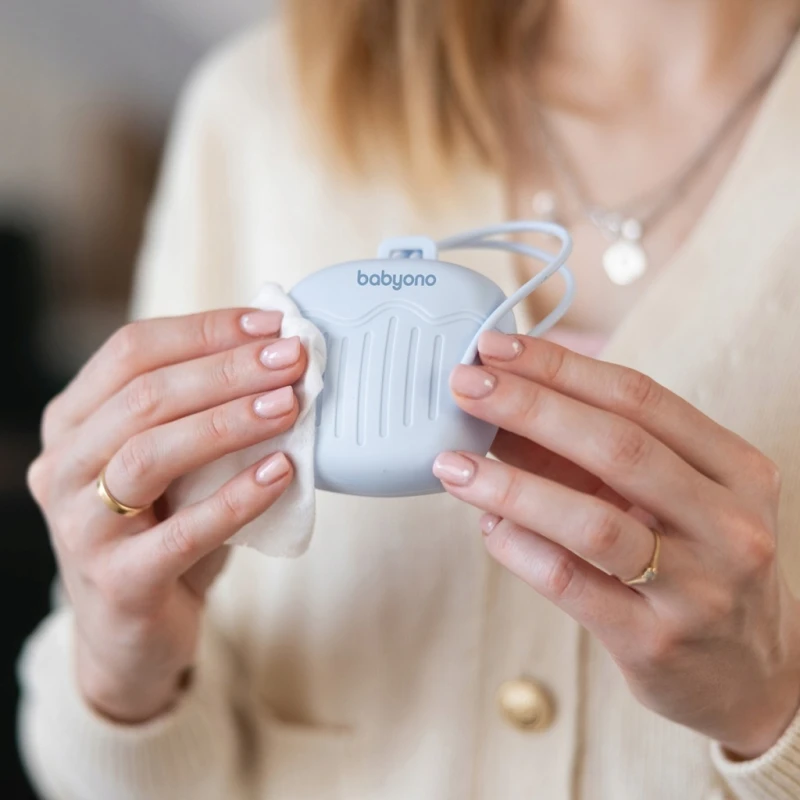 BABYONO | Silikonowy pojemnik na dwa smoczki|niebieski