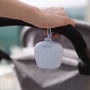 BABYONO | Silikonowy pojemnik na dwa smoczki|niebieski
